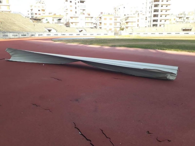 سقوط السقف في ملعب الباسل في حمص